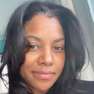 Meet your Posher, Elaine